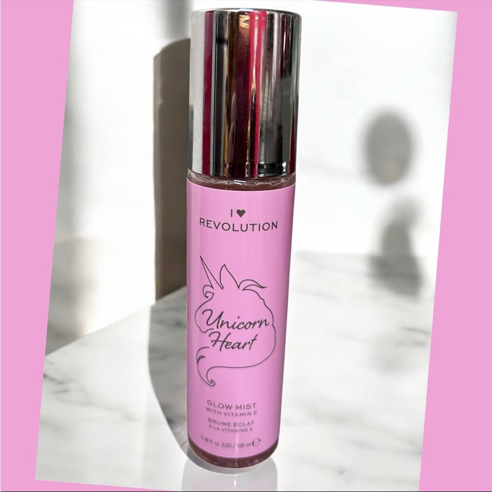 I❤️REVOLUTION UNICORN HEART GLOW MIST WITH VITAMIN E- NEW